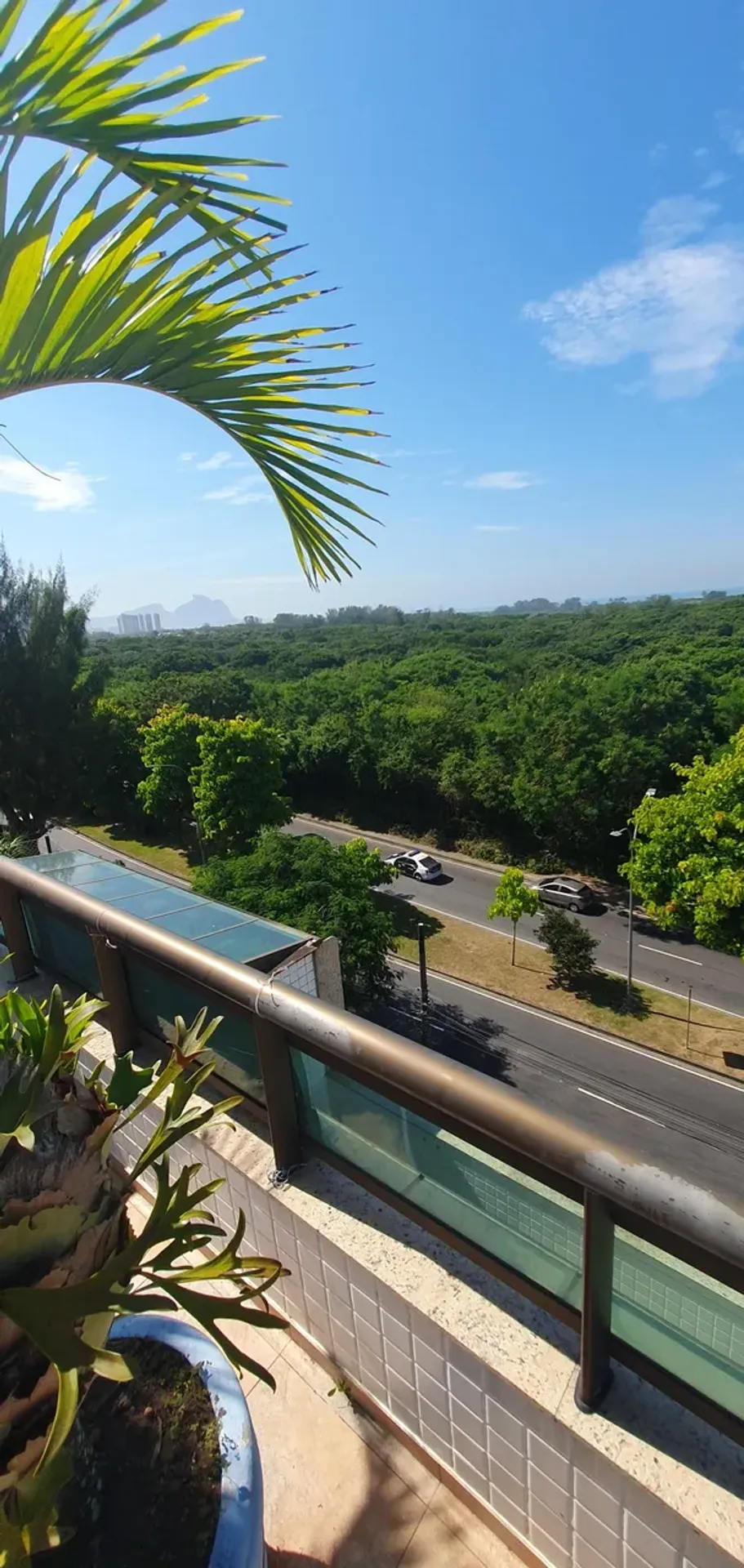 Duplex penthouse with 381 m² and a built-in grill balcony — photo 11