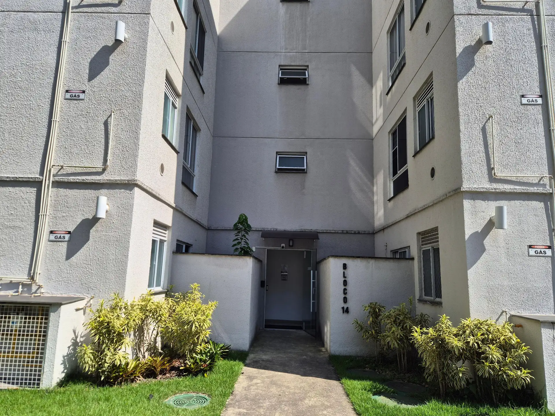 2-bedroom apartment in a building with a gym — photo 10