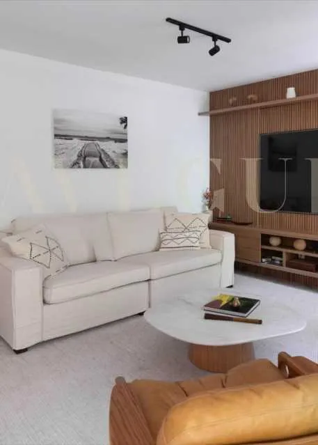 Furnished apartment, 136 m², with a glass-enclosed balcony — photo 12