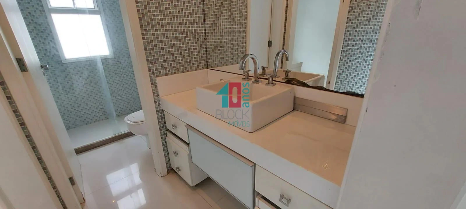 Casa de 200 m² com 4 suítes e 3 vagas — photo 17