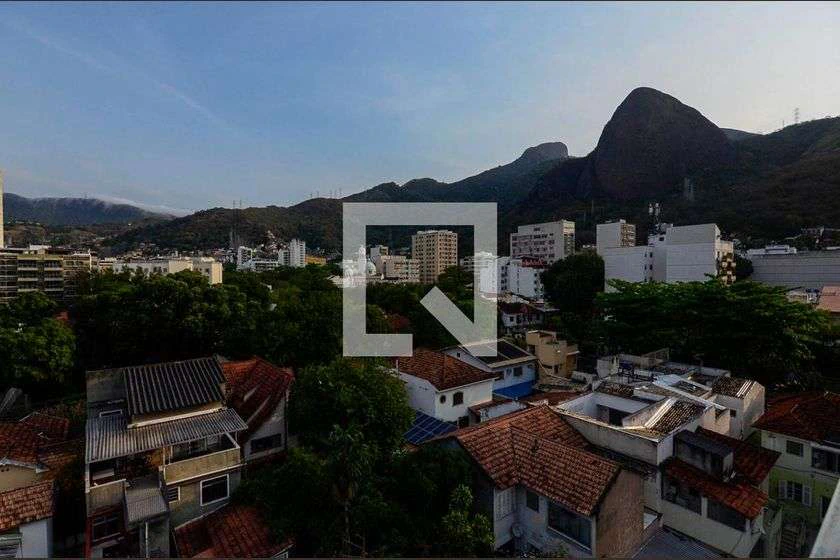 140 m² apartment with 4 bedrooms and 1 en-suite — photo 2
