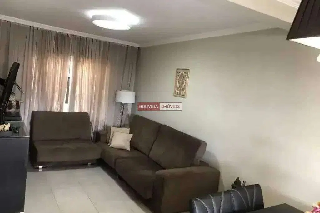 Triplex townhouse with 4 bedrooms, 1 en-suite, 5 parking — photo 3
