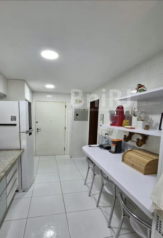 3-bedroom apartment with a washing machine in Rio de Janeiro — photo 17