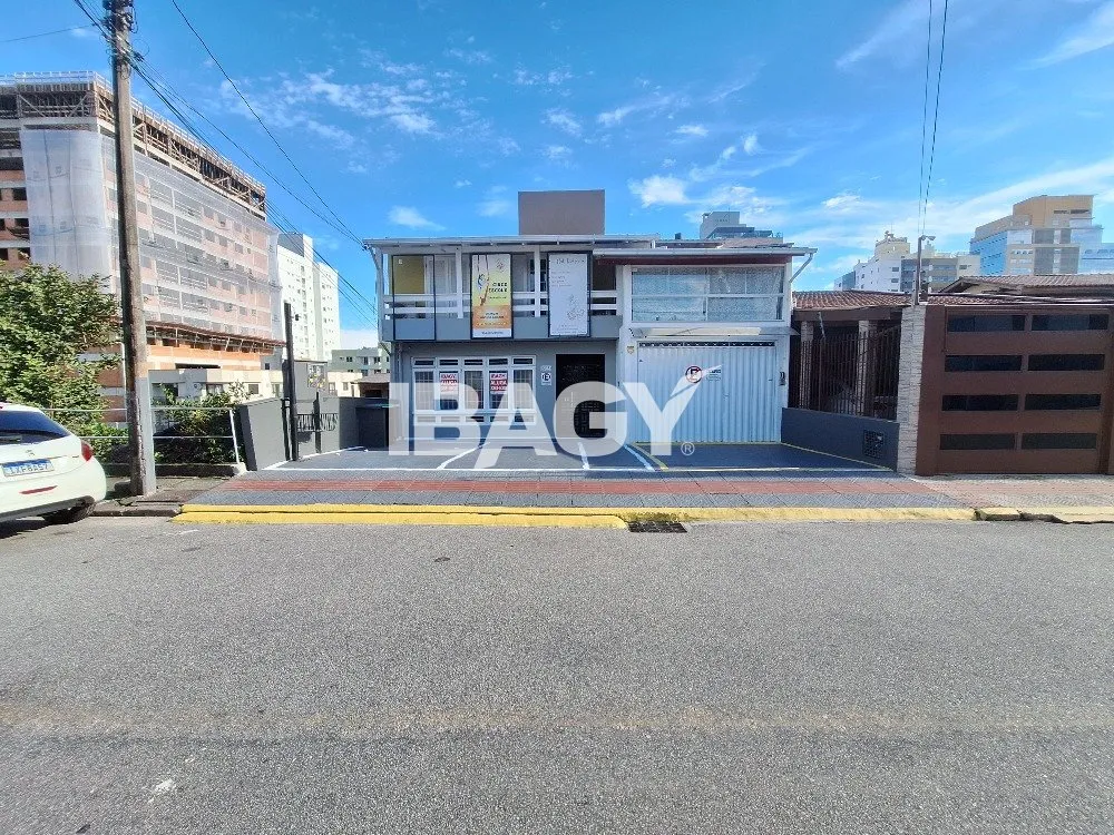 Unfurnished 25 m² studio with 1 bedroom
