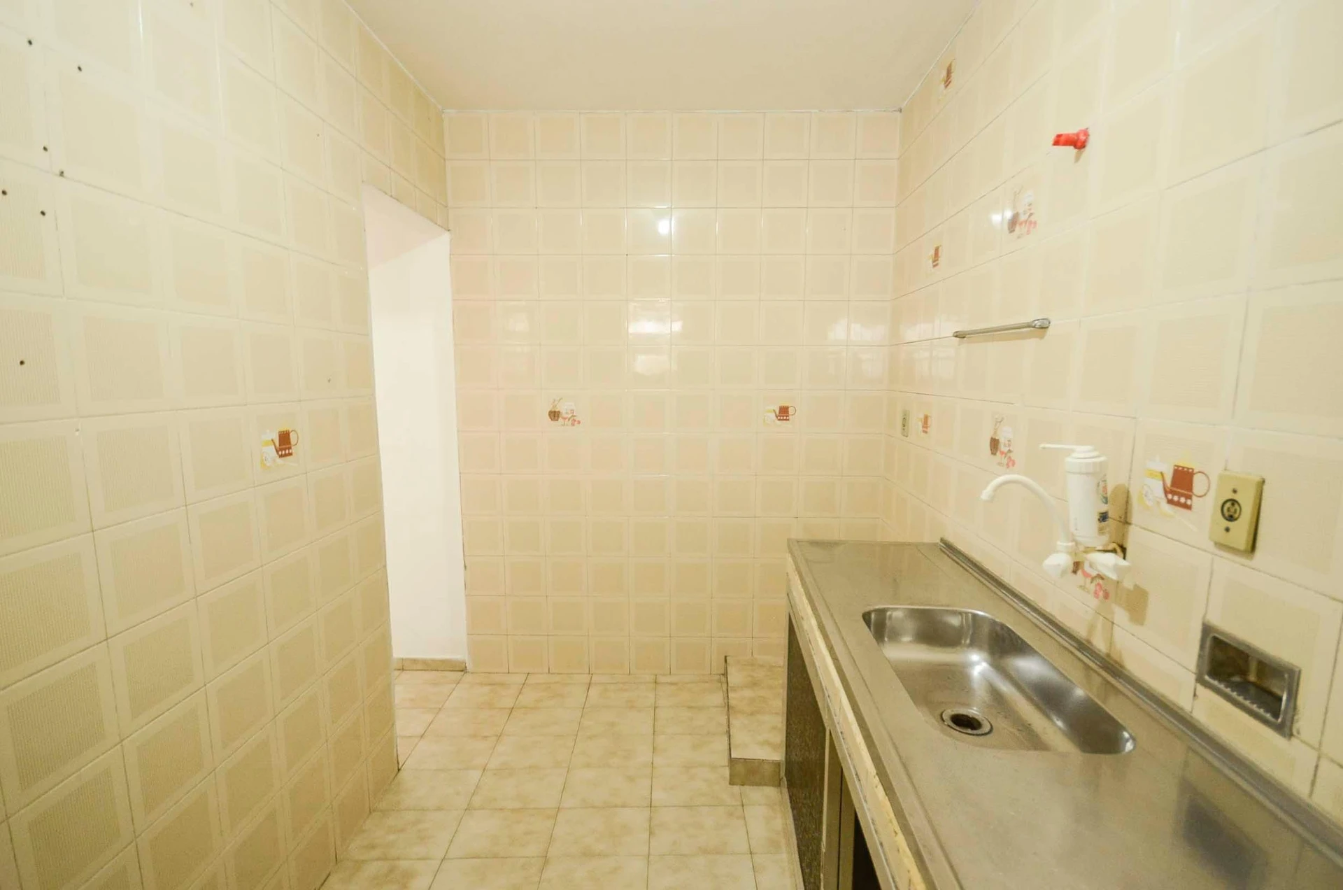 Rental apartment with 2 bedrooms and a balcony — photo 17