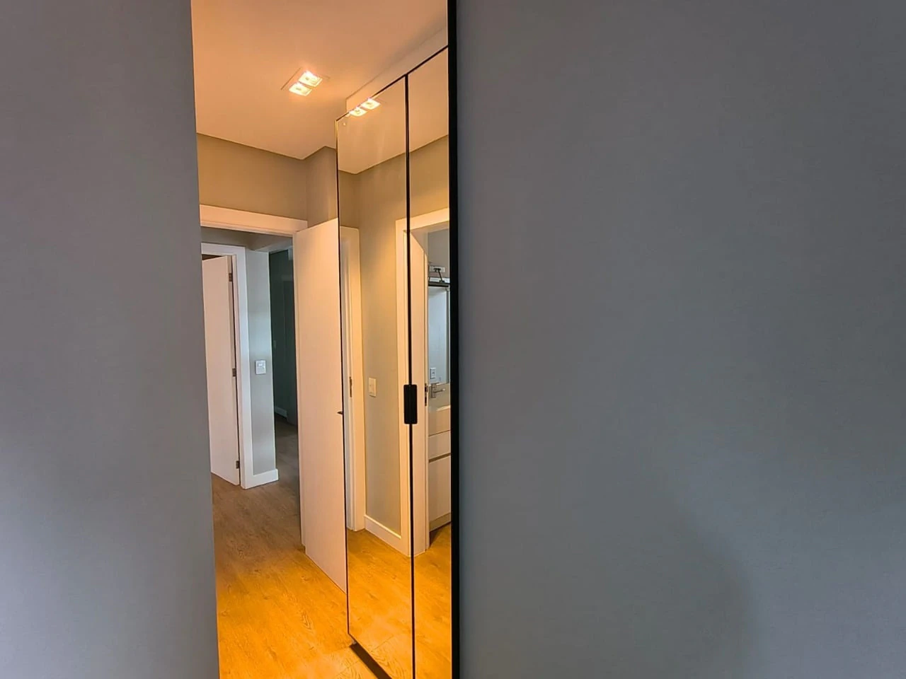 Floor-to-ceiling windows in a 2-bedroom apartment, 78 m² — photo 6