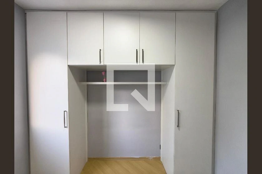 2-bedroom apartment with wood or laminate floors — photo 28