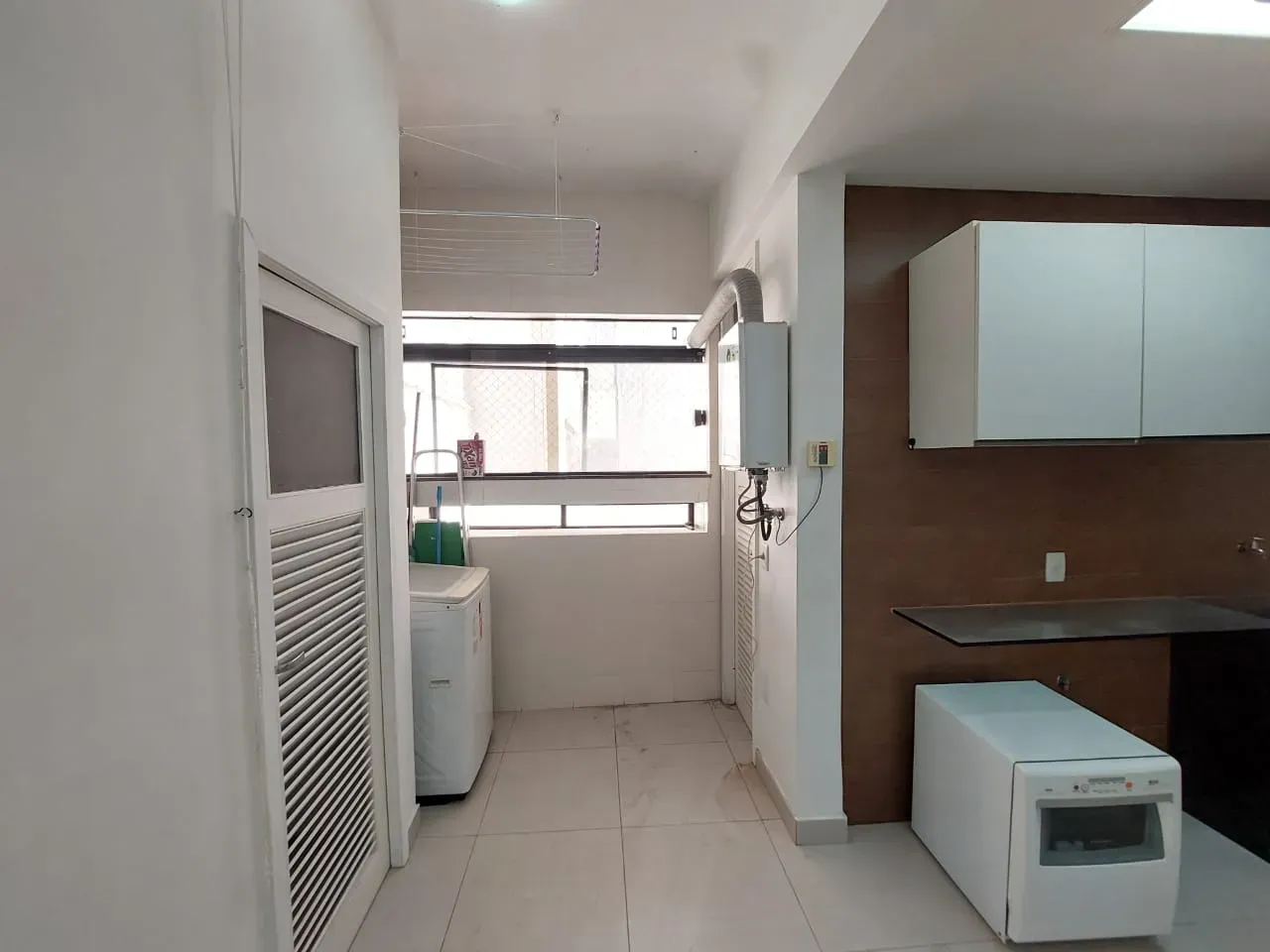Apartamento com 4 quartos e 5 banheiros, com ar-condicionado — photo 39