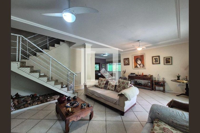 245 m² house with 3 en-suite bedrooms and 2 parking — photo 3