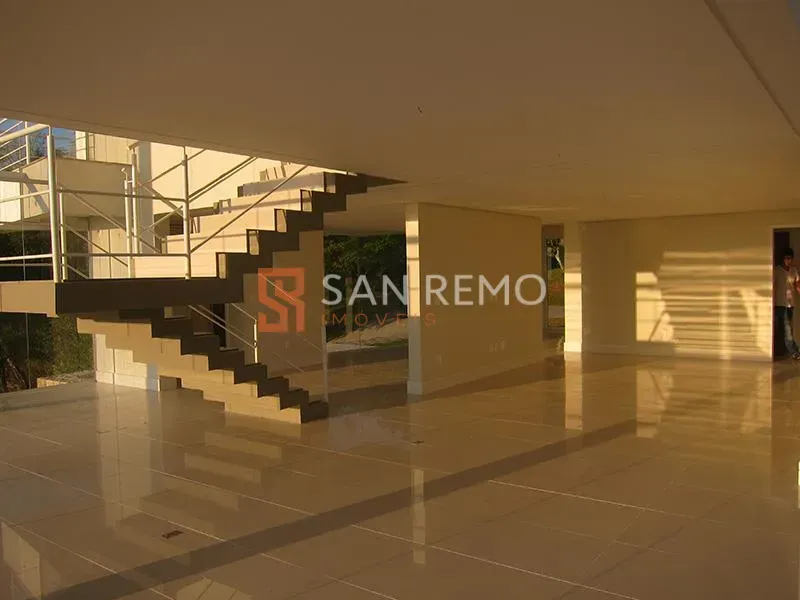 Дом с 3 спальнями и 2 ванными, 4 парковки и 718 м² — photo 29
