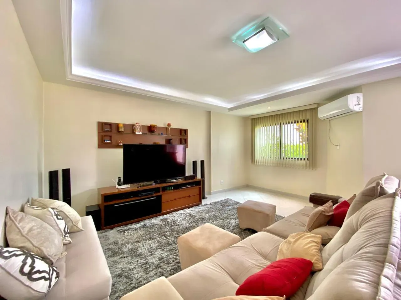 Furnished 369 m² apartment with a closed kitchen — photo 33