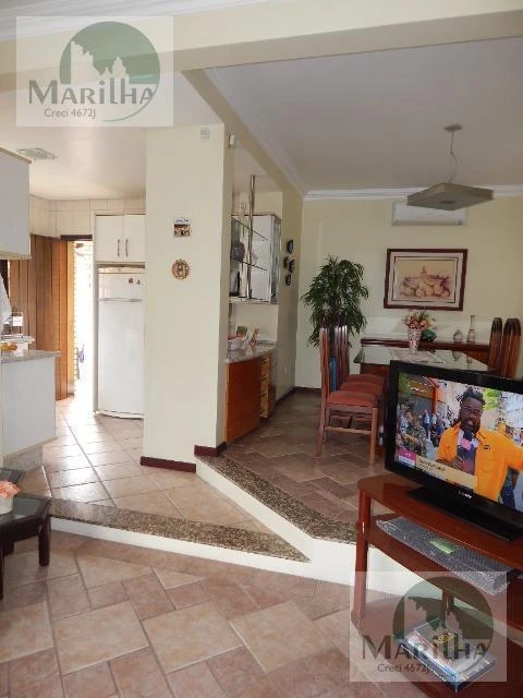 Робоче місце та 3 спальні: будинок 455 м² — photo 24