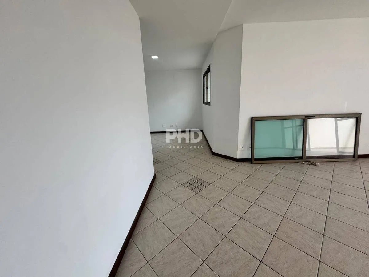Apartment, 183 m², with a grill on the balcony — photo 32