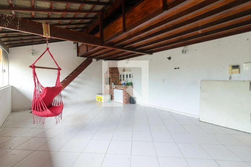 Balcony with a grill in a 2-bedroom house, 125 m² — photo 22