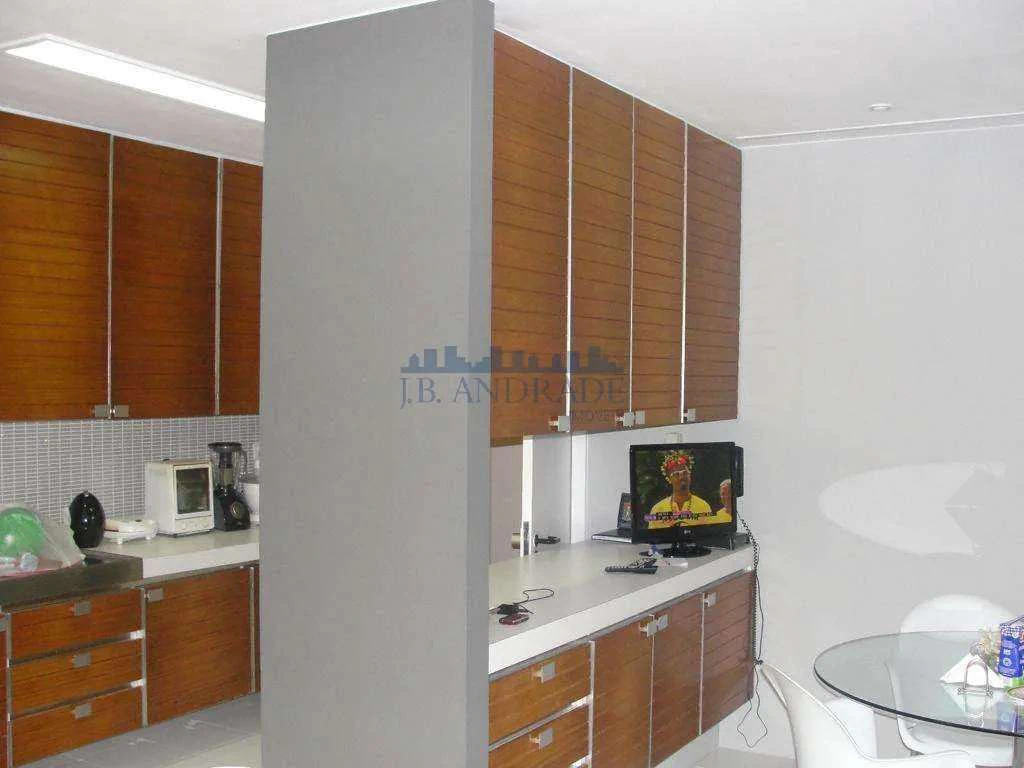 Furnished house with 4 bedrooms and 498 m², closed kitchen — photo 10