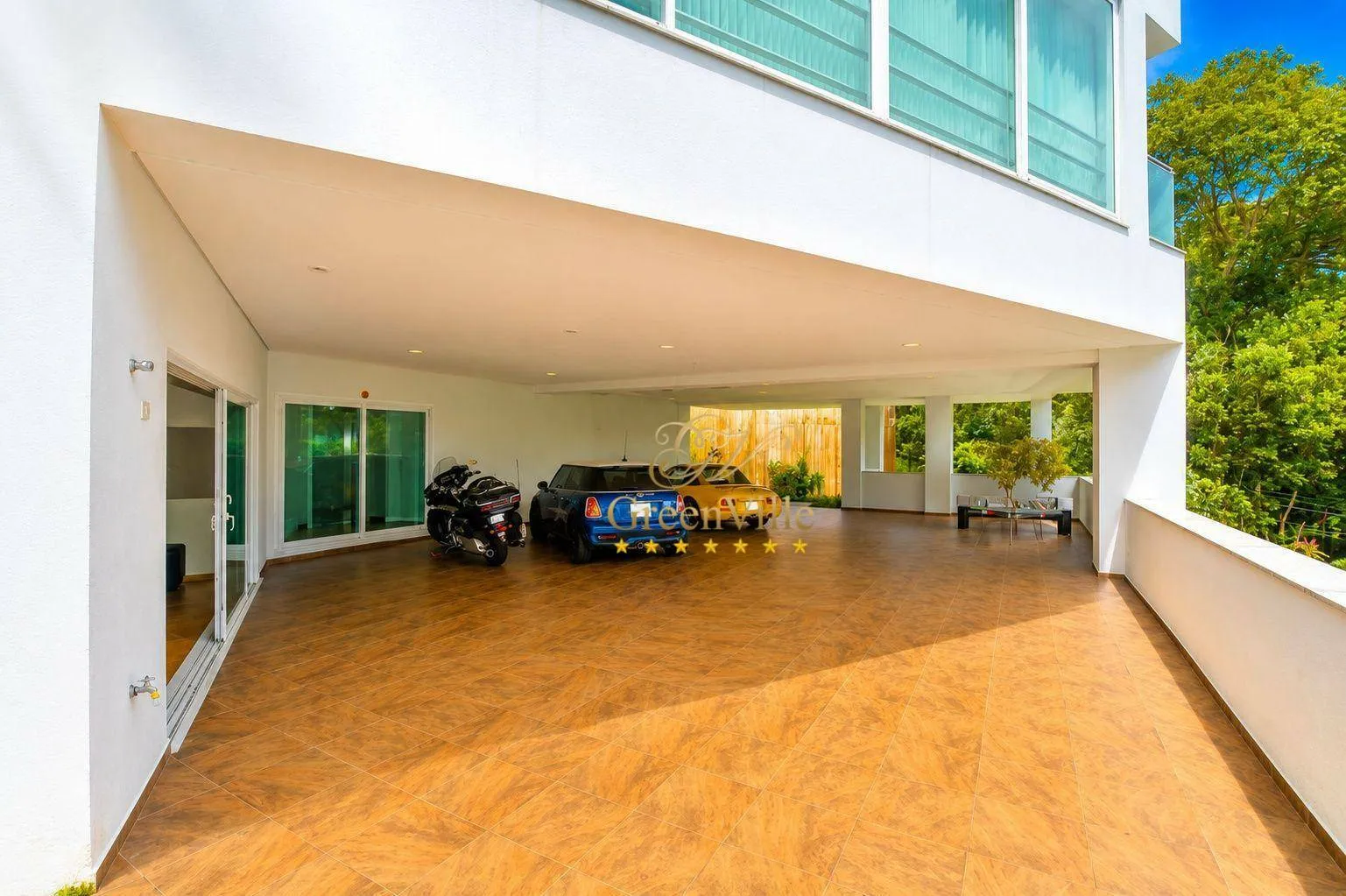 House with 4 en-suite bedrooms and private BBQ — photo 8
