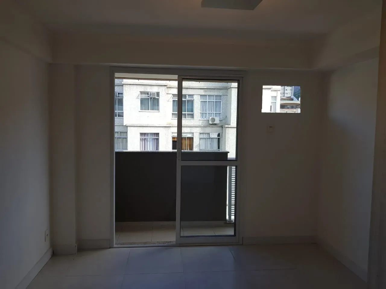 Балкон с грилем и 2 спальни: квартира 91 м² — photo 9