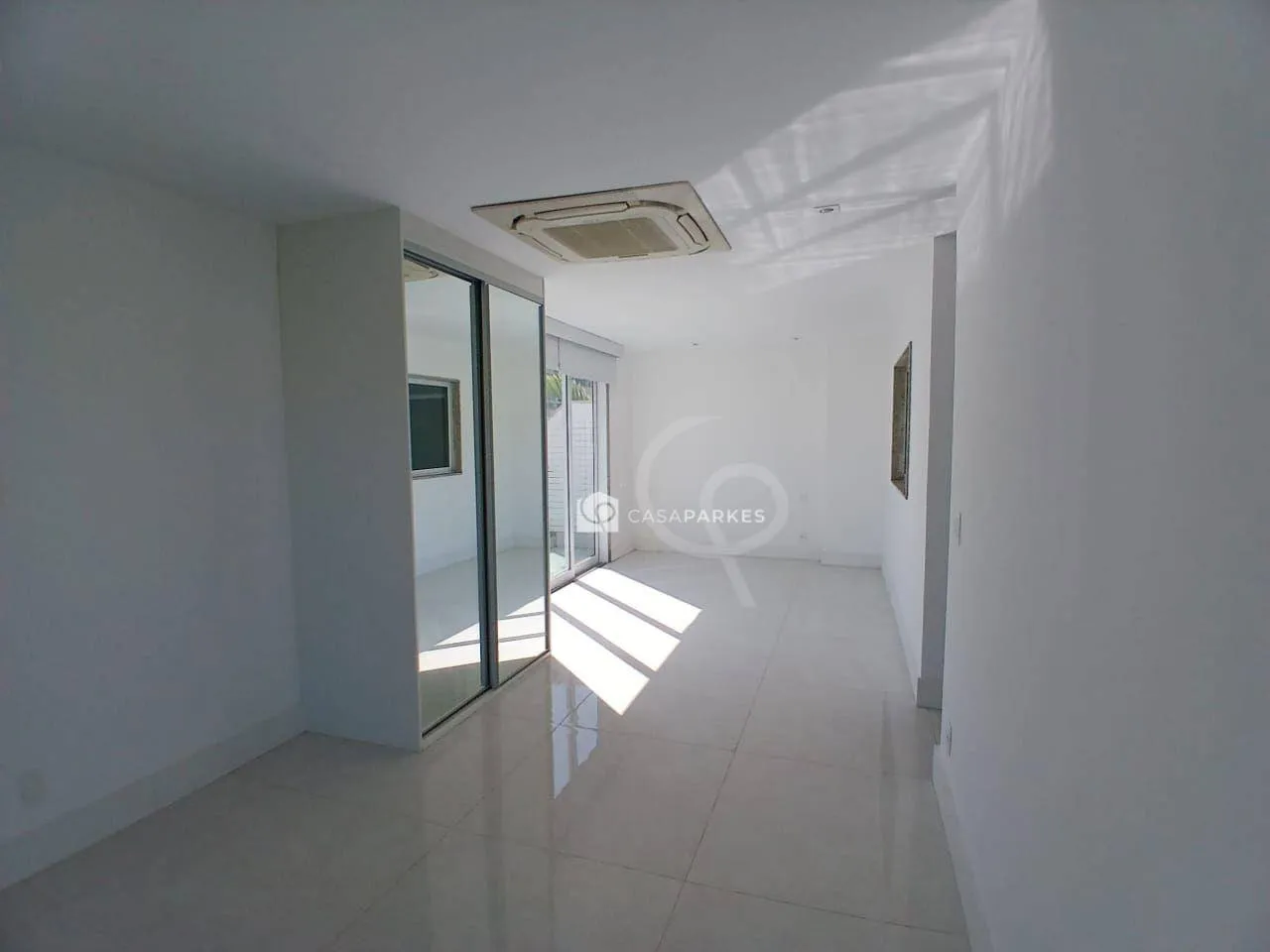 Penthouse with 3 bedrooms and 4 bathrooms — photo 20