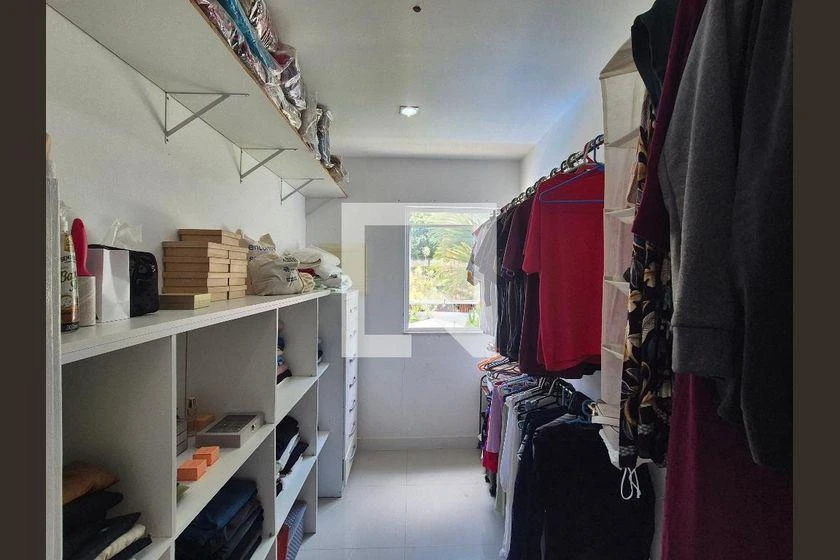 Furnished house with 3 en-suite bedrooms and shared BBQ — photo 10