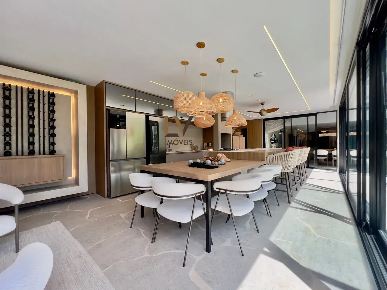 Furnished house with 800 m², 5 bedrooms and open-plan kitchen — photo 13