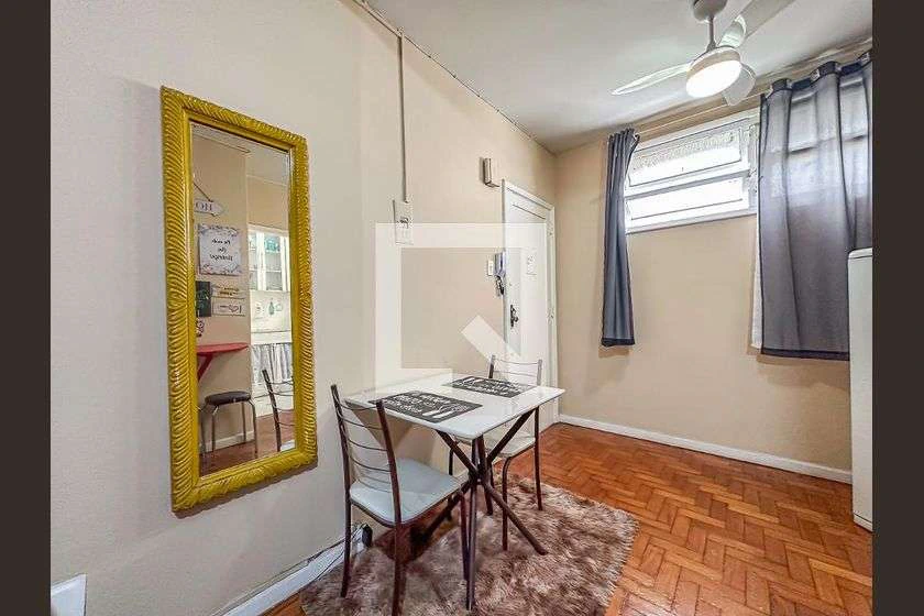 Apartamento amueblado de 1 dormitorio, 60 m² — photo 2