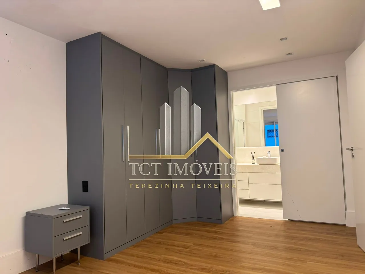Unfurnished apartment with 3 bedrooms and a gas kitchen — photo 3