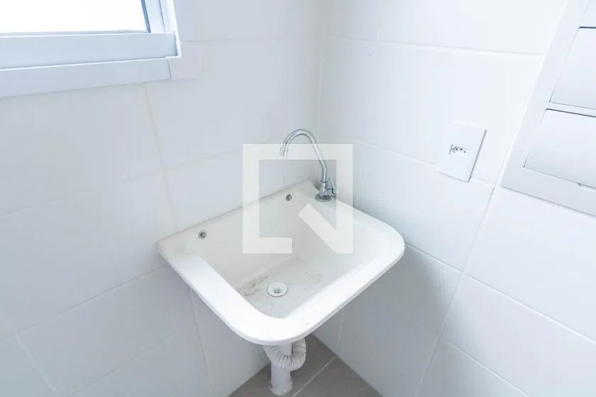 Apartamento de 46 m² com 2 quartos e cozinha fechada — photo 17