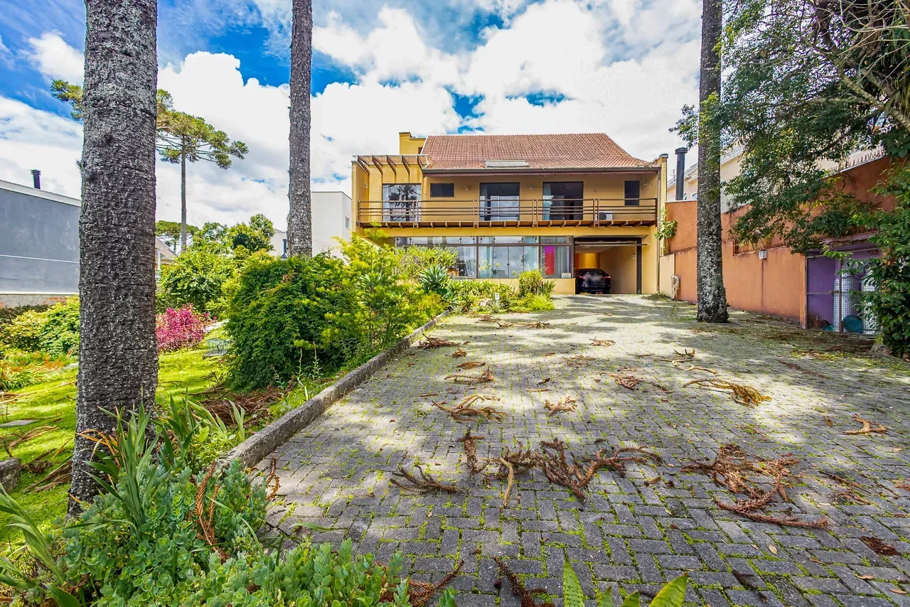 Furnished house with 5 bedrooms and 470 m² — photo 65