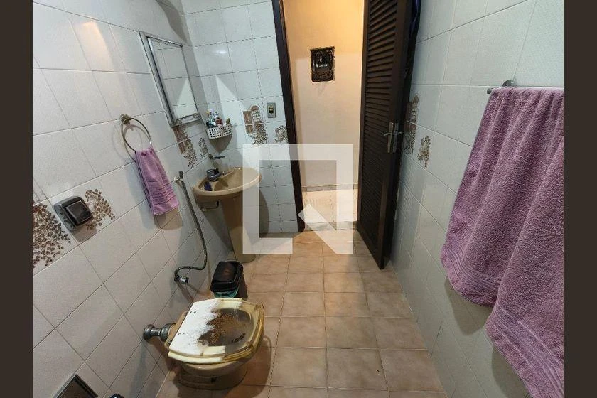 Furnished 240 m² house with 5 bedrooms and 5 bathrooms — photo 39