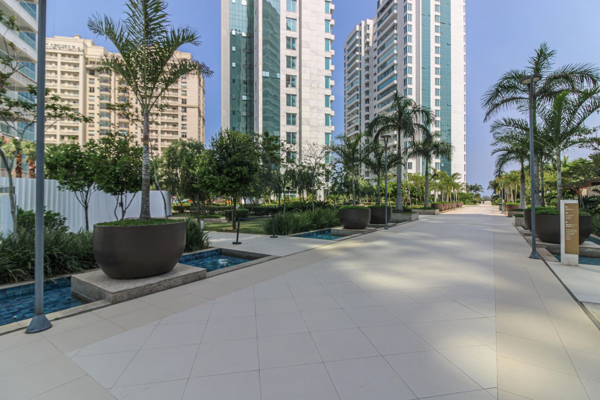 Apartamento mobiliado com 3 suítes e 4 vagas — photo 57