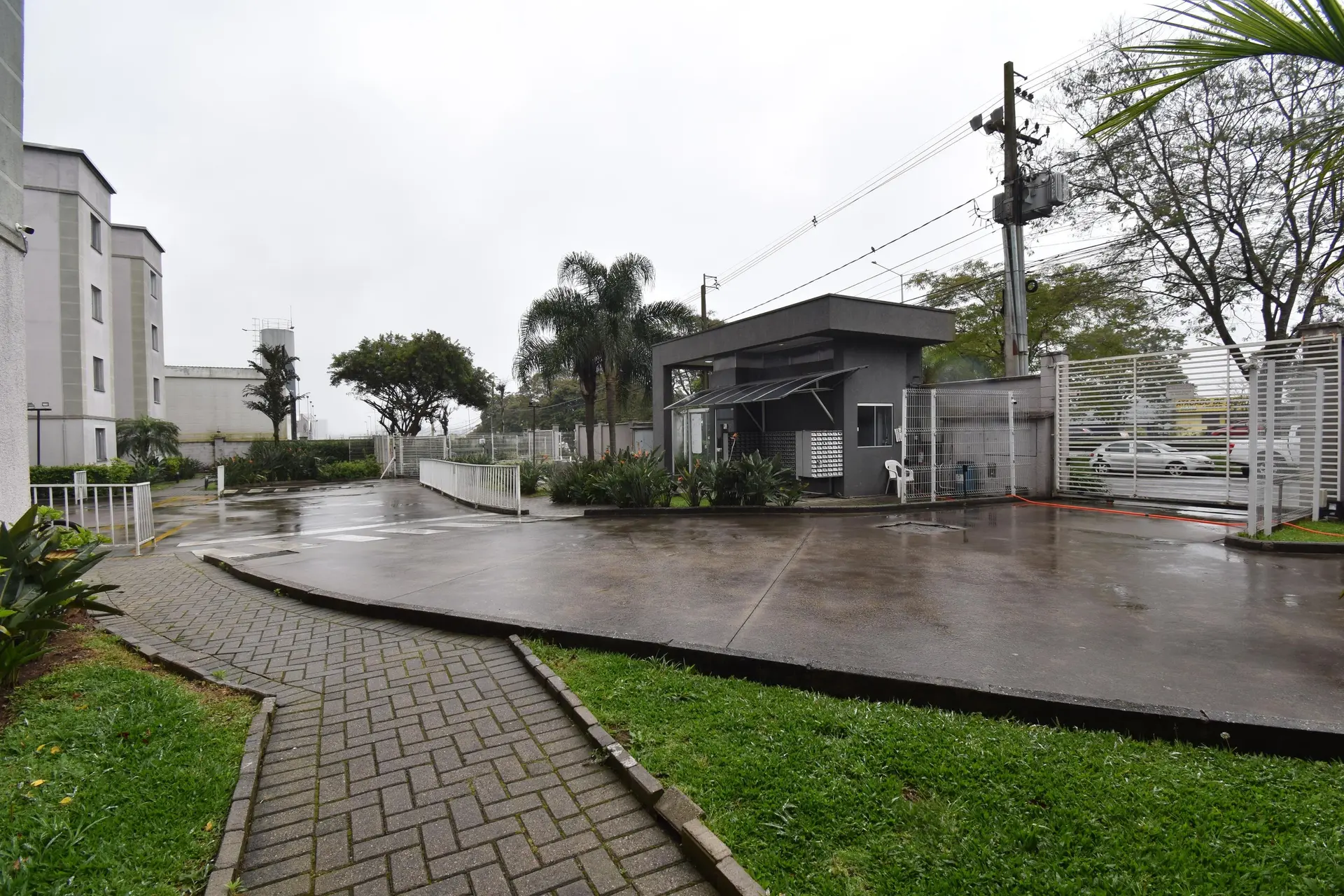 Засклений балкон та 2 спальні: квартира 49 м² — photo 18