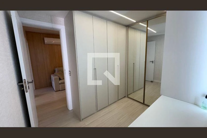 Apartment, 217 m², with a glass-enclosed balcony — photo 23