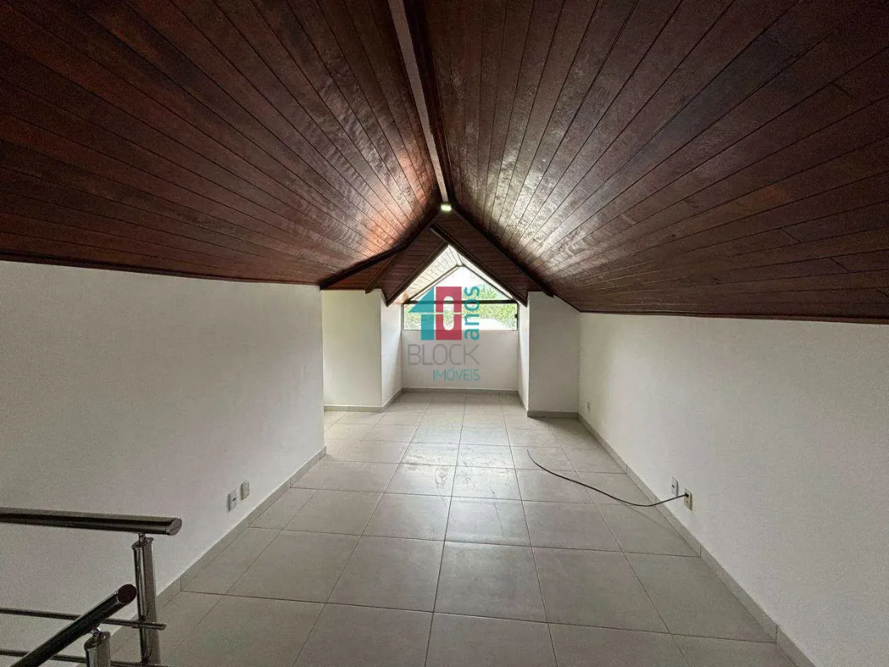 Casa com 3 dormitórios e 5 banheiros, 2 vagas — photo 3