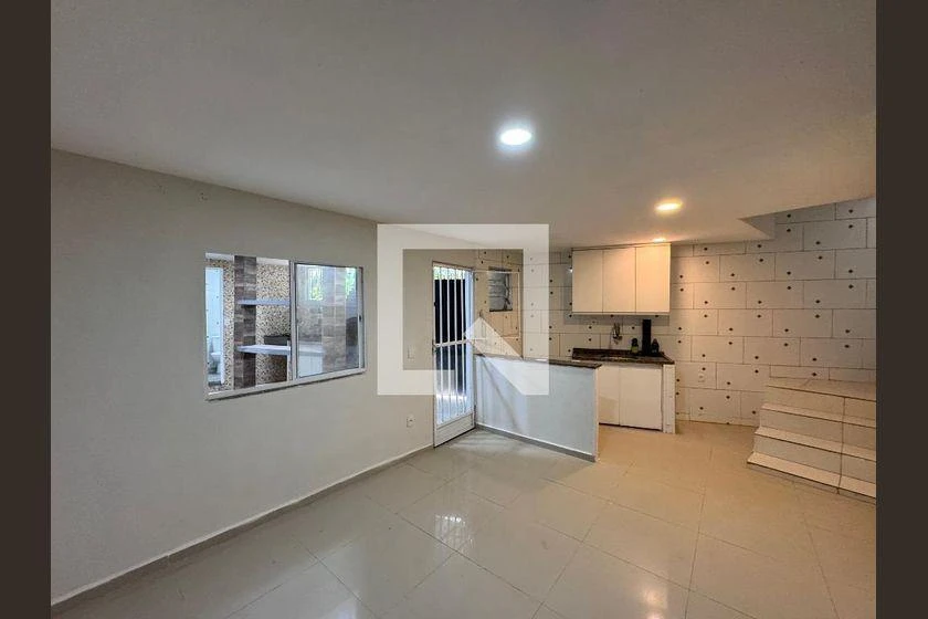 Balcony with a grill in a 2-bedroom house, 165 m² — photo 5