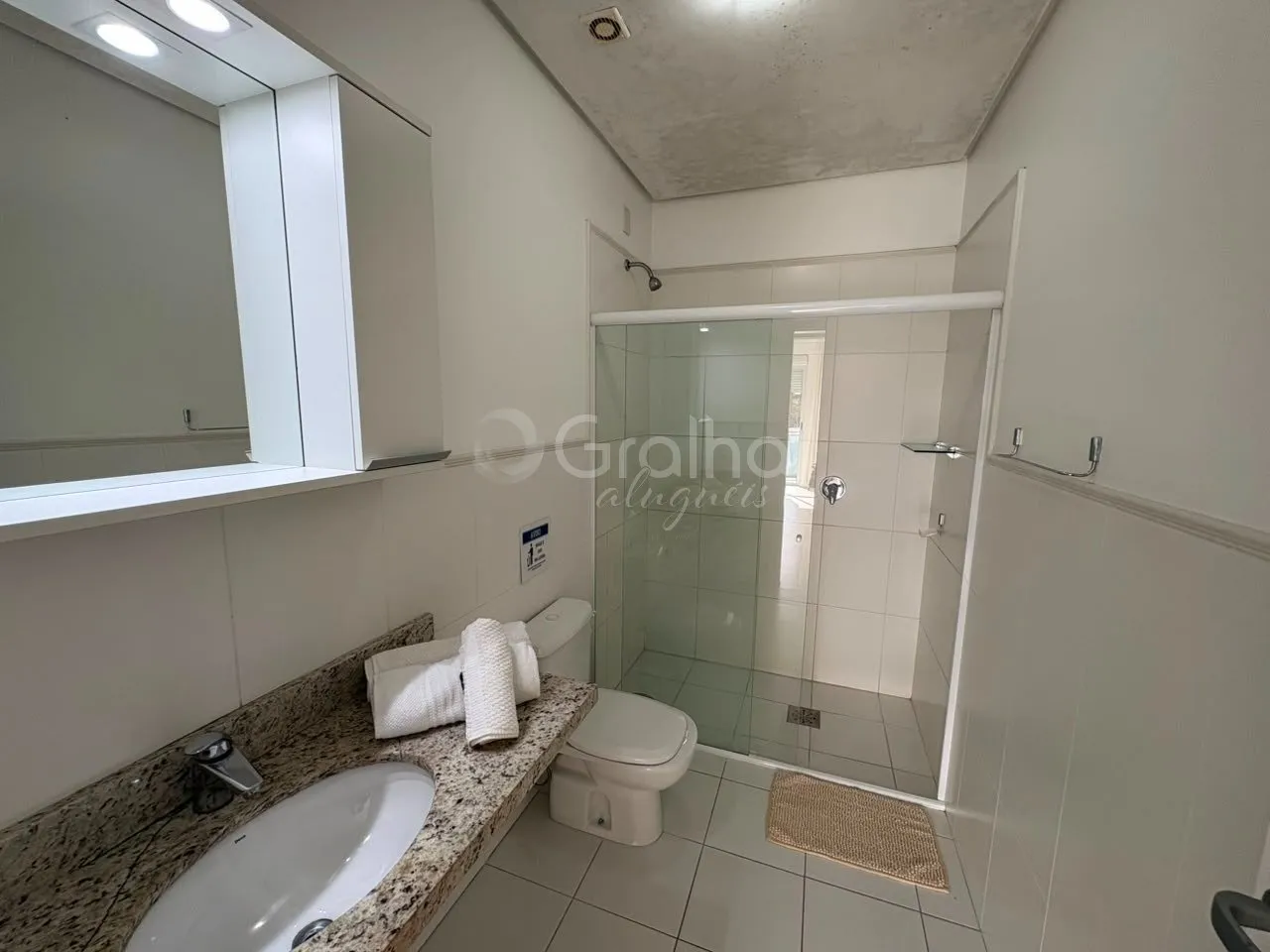 Furnished 129 m² apartment with 2 bedrooms and balcony — photo 19