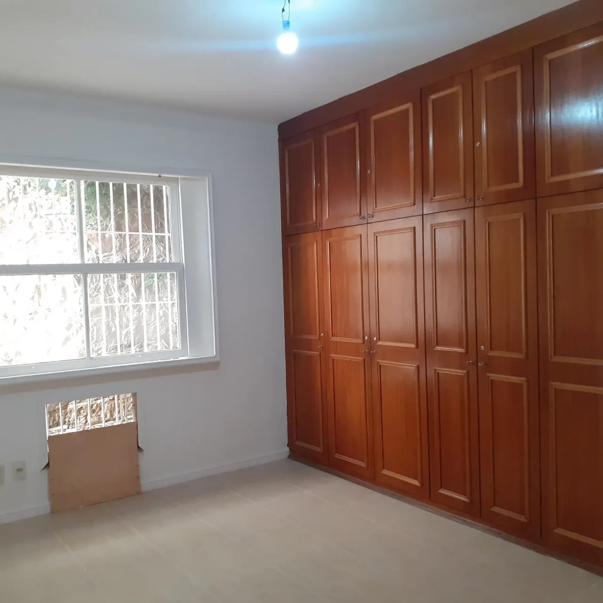 Квартира 153 м² с 2 спальнями и видом на воду и горы — photo 12