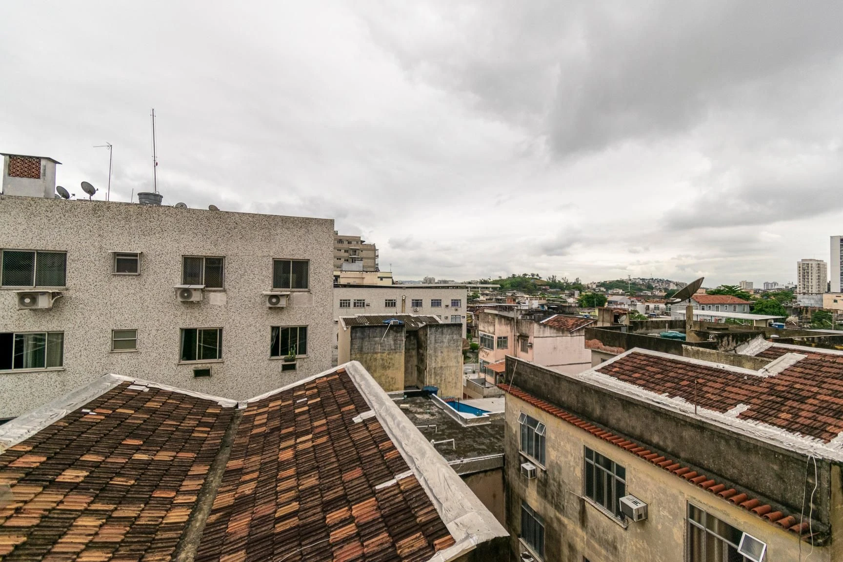 2-bedroom apartment with a mountain view in Rio de Janeiro — photo 43