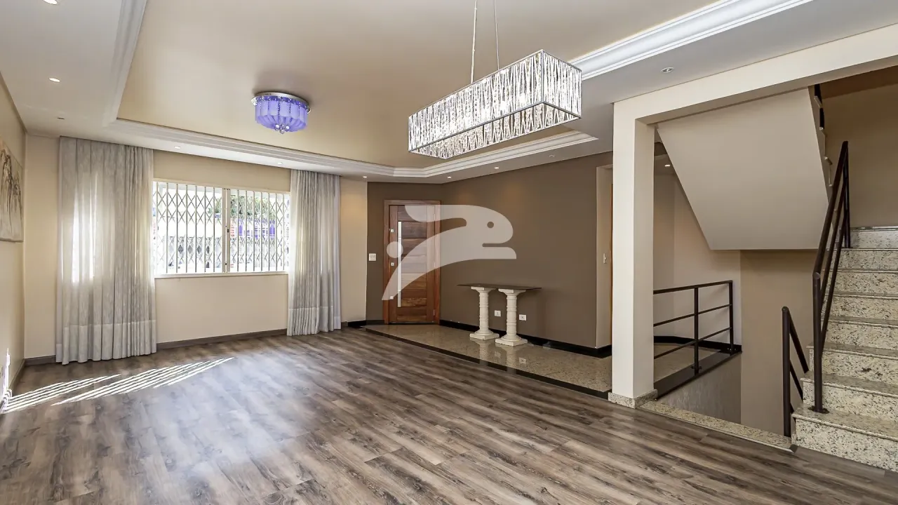 House with 3 bedrooms and a private BBQ area — photo 2