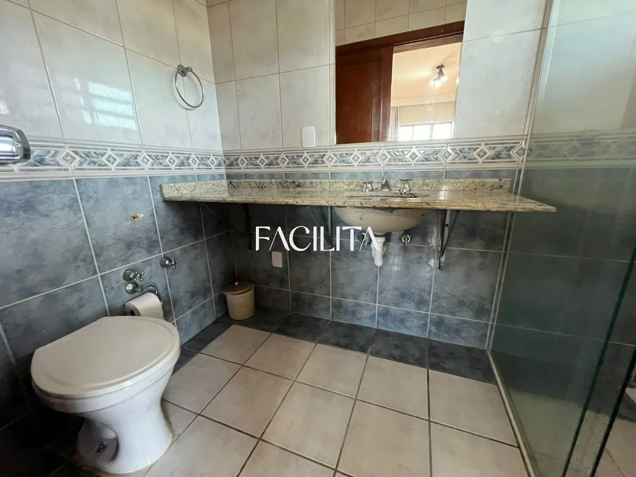Furnished 456 m² house with 3 en-suite bedrooms and pool — photo 85