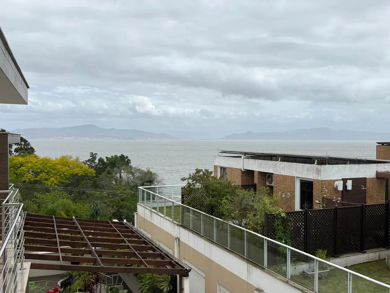 Furnished house, 263 m², with a water view — photo 19