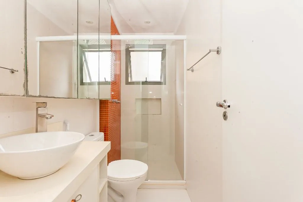 Rental apartment with 3 en-suite bedrooms and 4 baths — photo 42