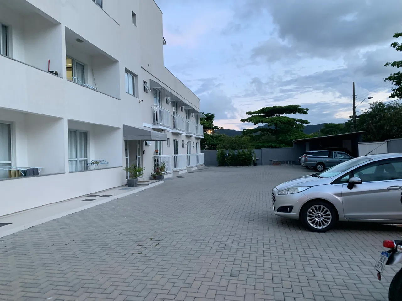 1-bedroom apartment with 1 parking space and open kitchen — photo 5