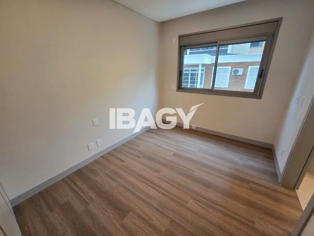 Apartment, 199 m², with a grill on the balcony — photo 21