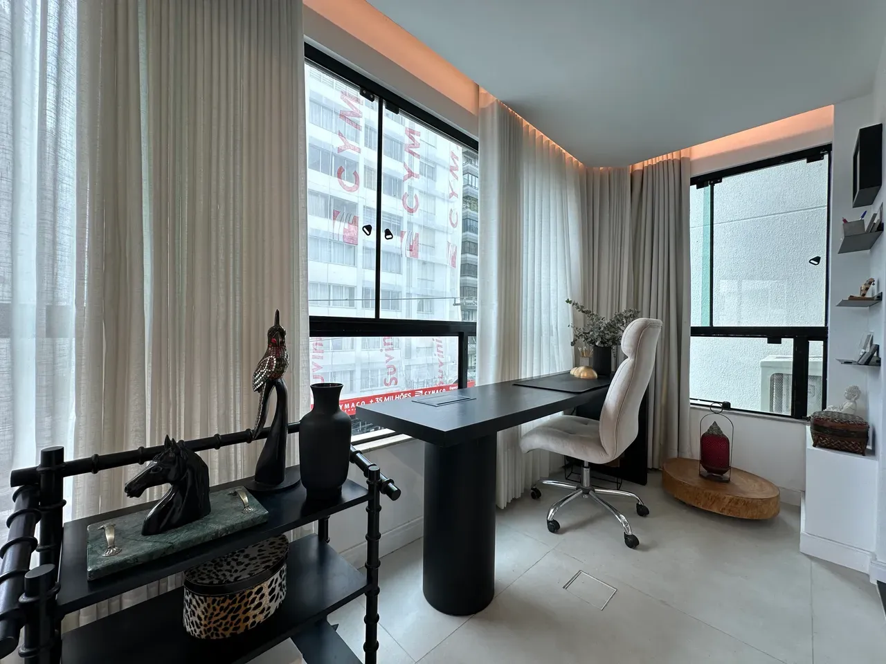 3-bedroom apartment with a fireplace in Florianópolis — photo 13
