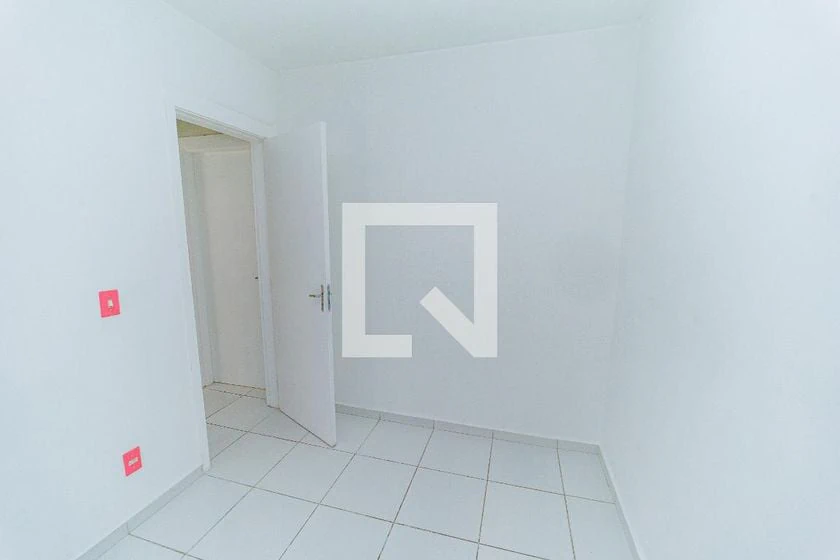 2-bedroom apartment in a building with a pool — photo 7