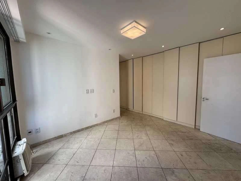 250 m² apartment with 4 bedrooms, 5 bathrooms and 3 parking — photo 4