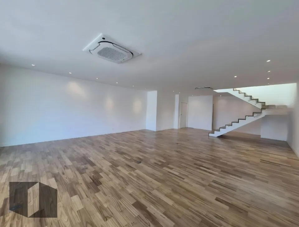 Penthouse with 5 bedrooms and balcony BBQ — photo 25