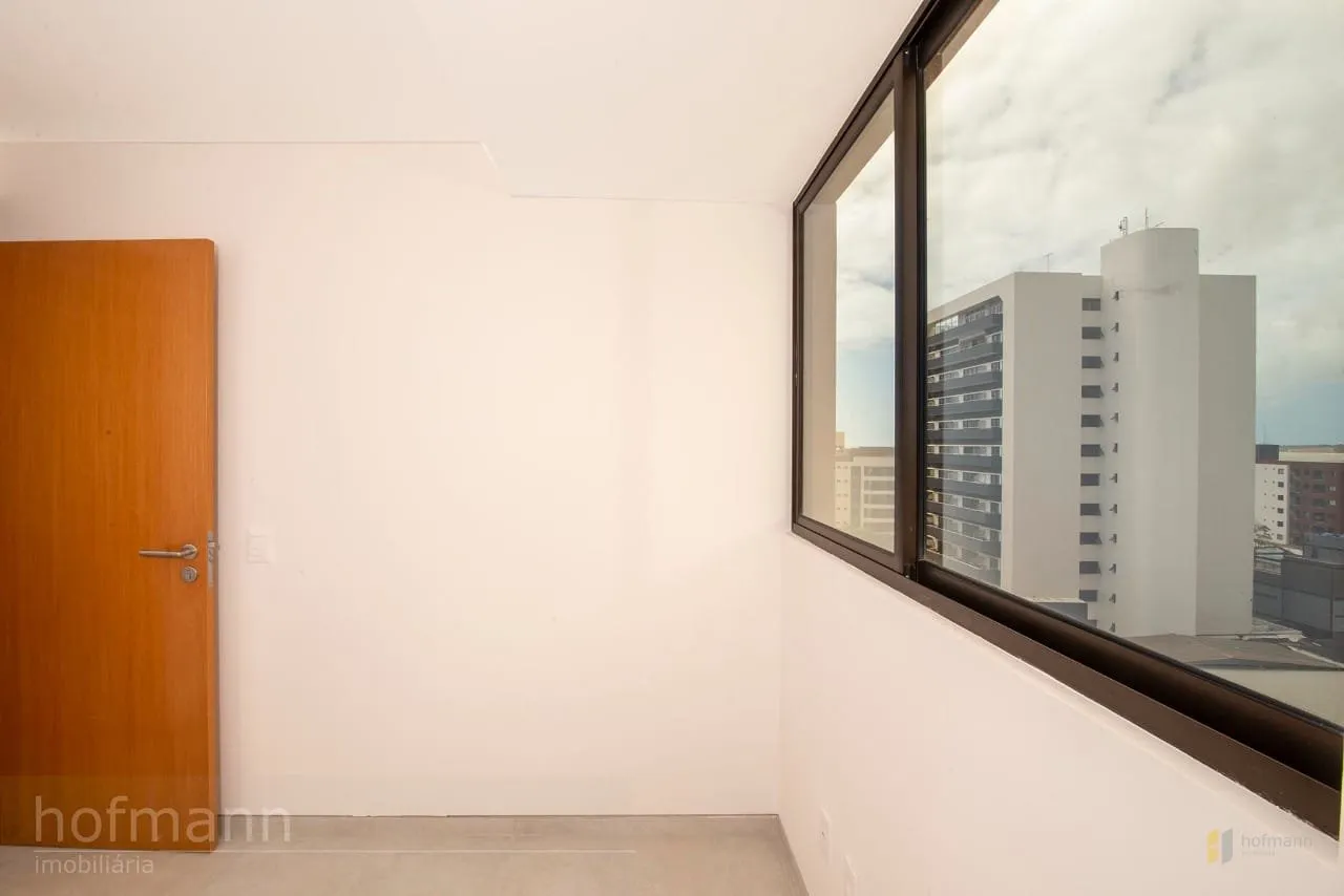 Home office in a 2-bedroom apartment, 67 m²