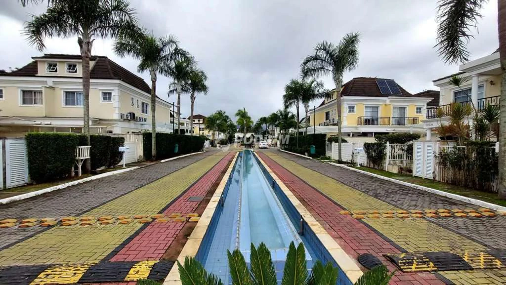 Furnished triplex house with 260 m² and private BBQ area — photo 19