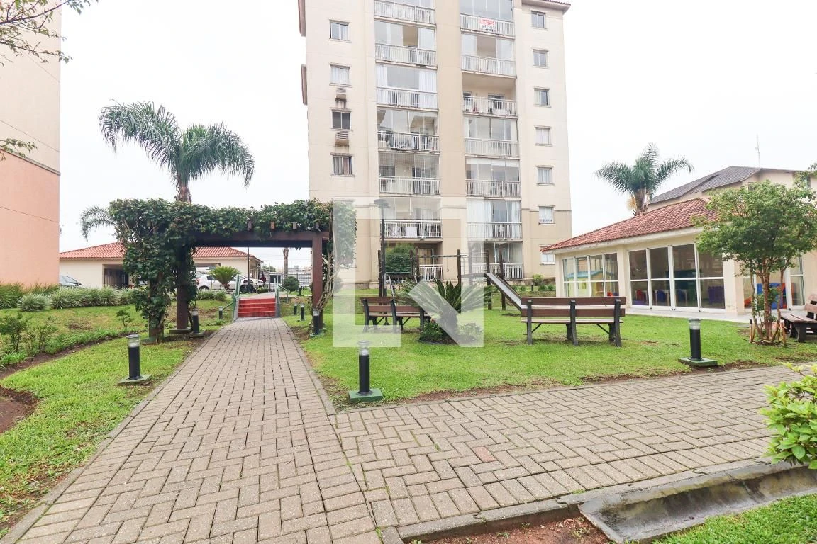 2-bedroom apartment with a glass-enclosed balcony — photo 4